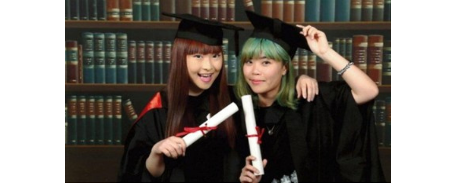 Chinese students graduating 