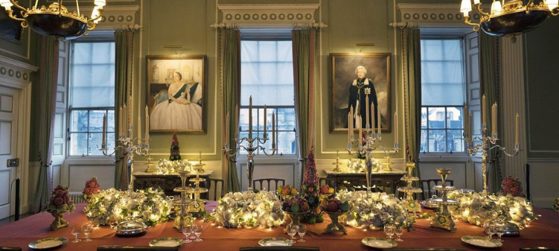 Christmas Palace of Holyroodhouse dining room