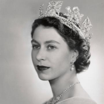 The Queen's jewellery to feature at Royal Residences during Platinum ...